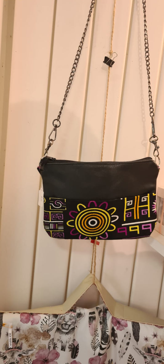 Sac noir à motif avec chaîne