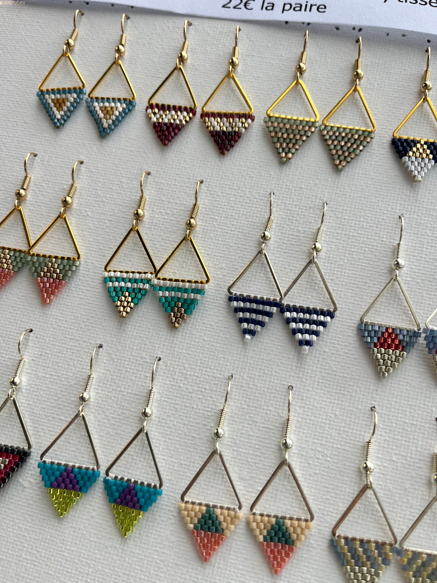 Boucle d’oreille tissées