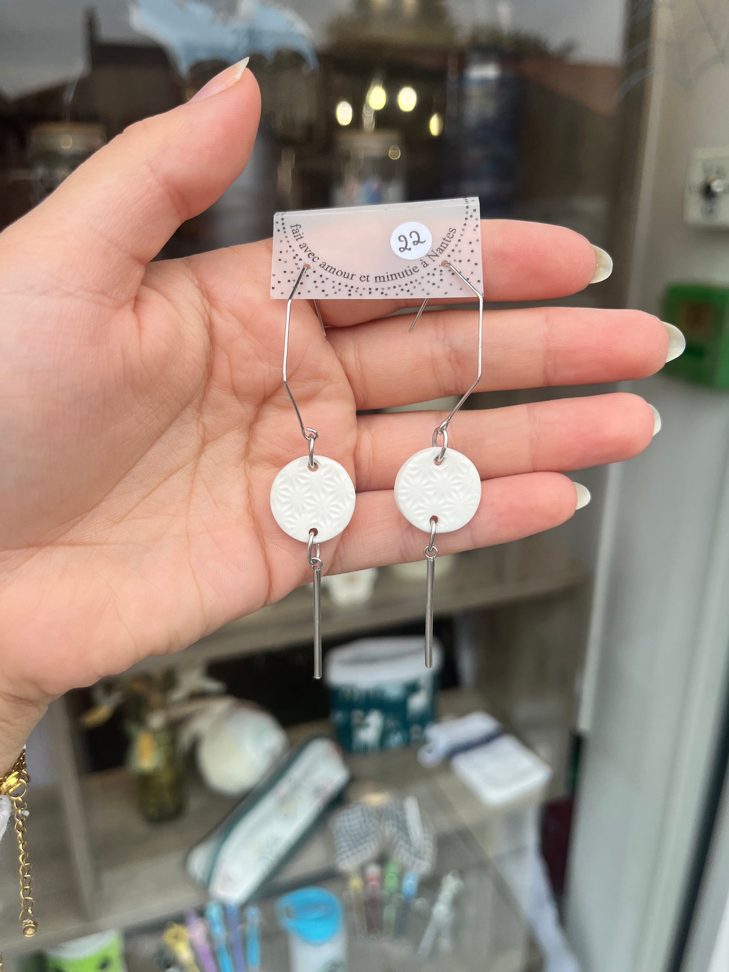 Boucle d’oreille céramique blanc et argent