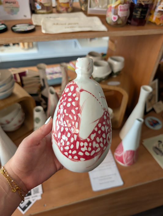 Carafe à eau blanc et rouge