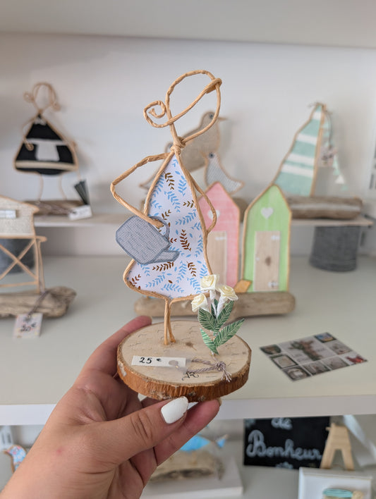 Décoration "Femme jardinage"